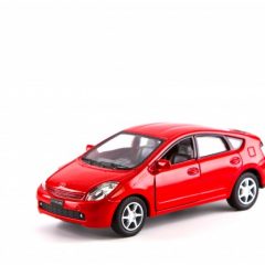 Comment faire avancer une voiture miniature sans moteur ?